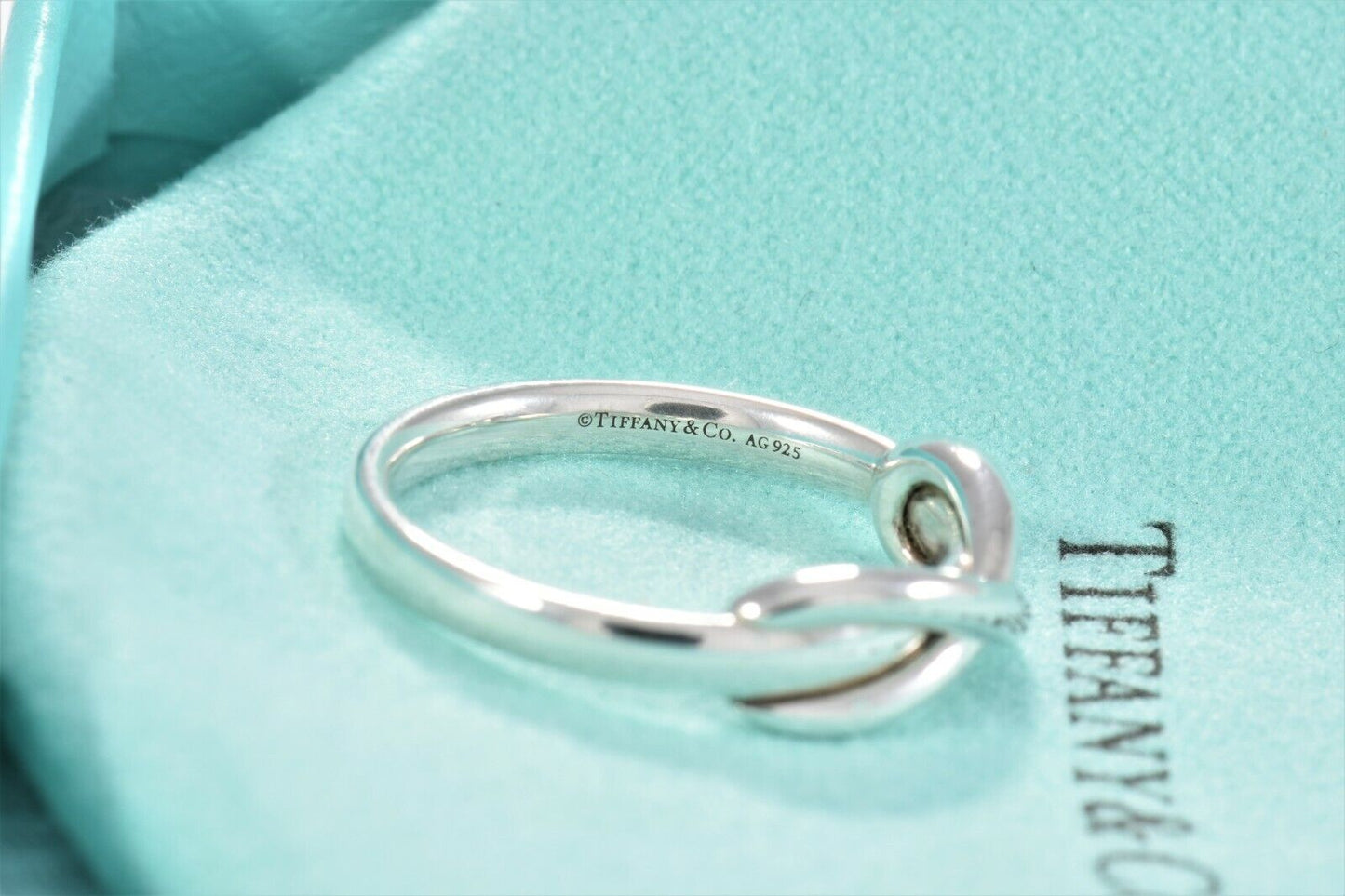 Tiffany & Co Sterling Silver Infinity Ring Size 6.5 & Pouch Narrow Knot Band