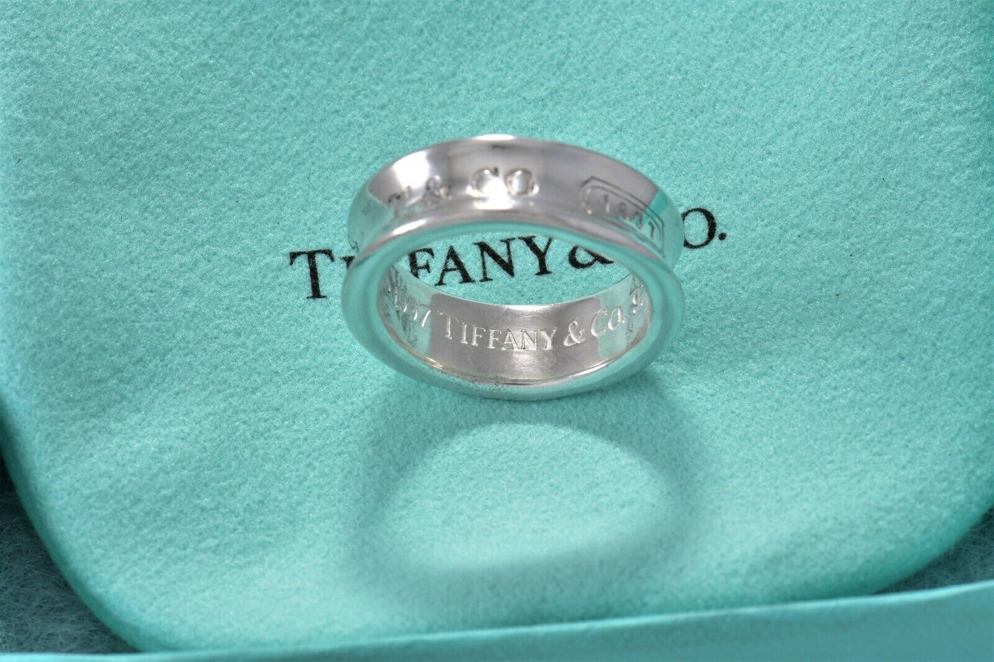 Vintage 1997 Tiffany & Co Silver 1837 Medium Ring Band Size 7.5 in Pouch Mens