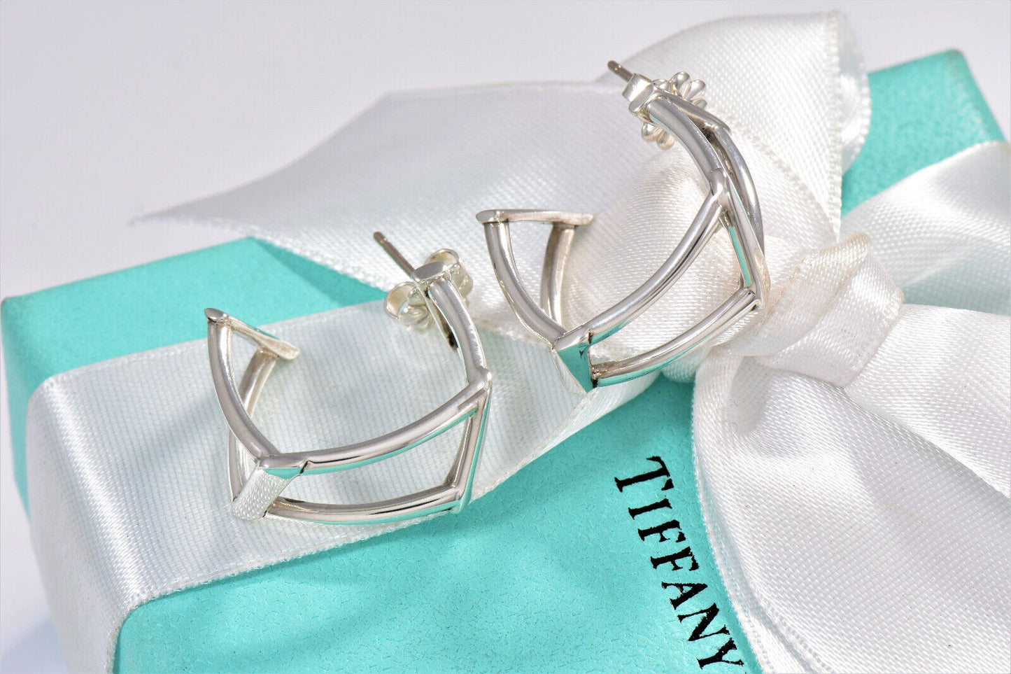 Tiffany & Co Silver Gehry Open Torque Square .75" Hoop Earrings & Box Pouch Rare