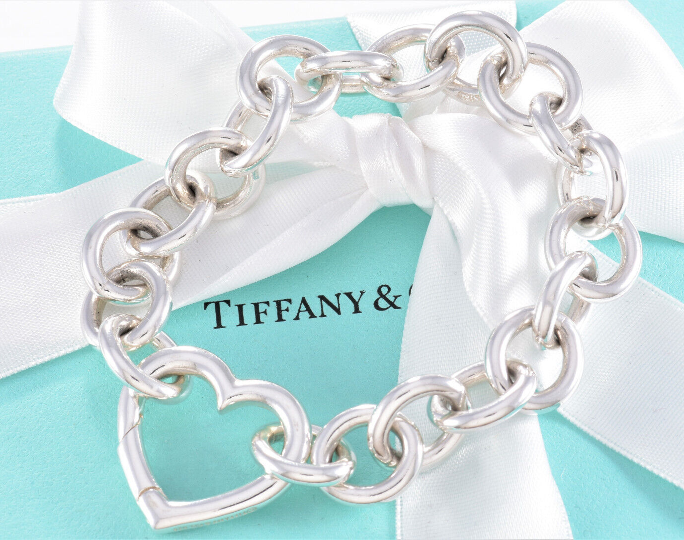 Tiffany & Co Sterling Silver Heart Clasp Chain 8" Bracelet in Pouch Rare Bangle