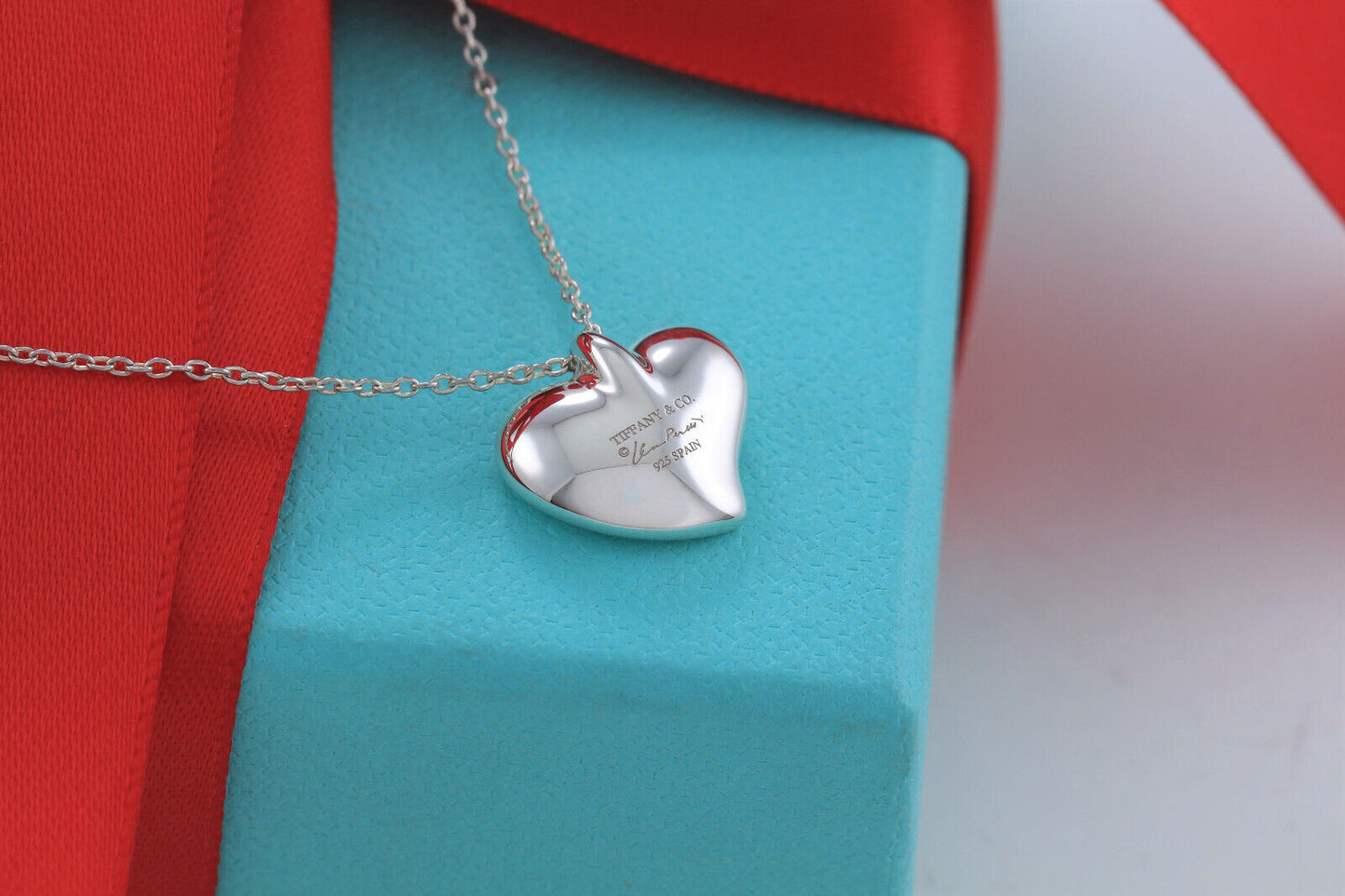 Tiffany & Co Sterling Silver Elsa Peretti Carved Heart Pendant Necklace in Box