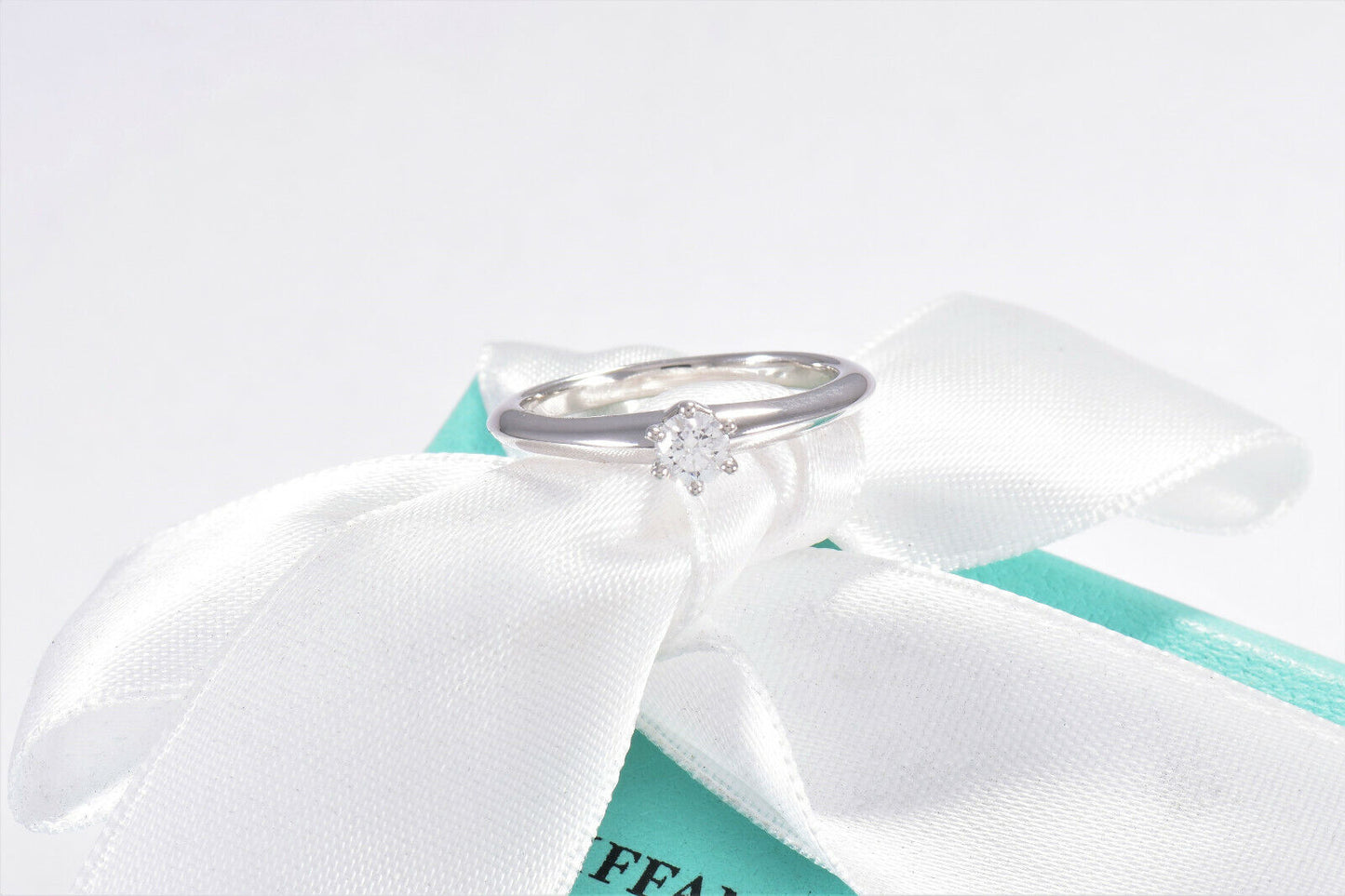 Tiffany & Co Platinum .21 ct Round Solitaire Diamond Ring Size 5.5 in Box Pouch