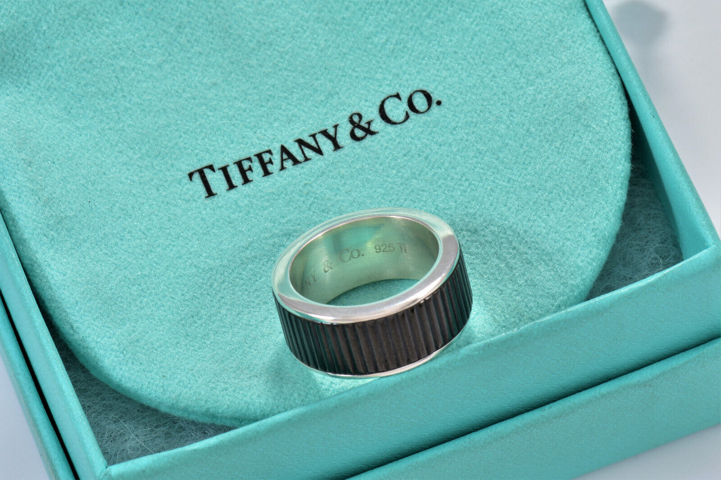 Tiffany & Co Silver Titanium Wide Coin Edge Caliper Band Size 5.5 Ring in Pouch