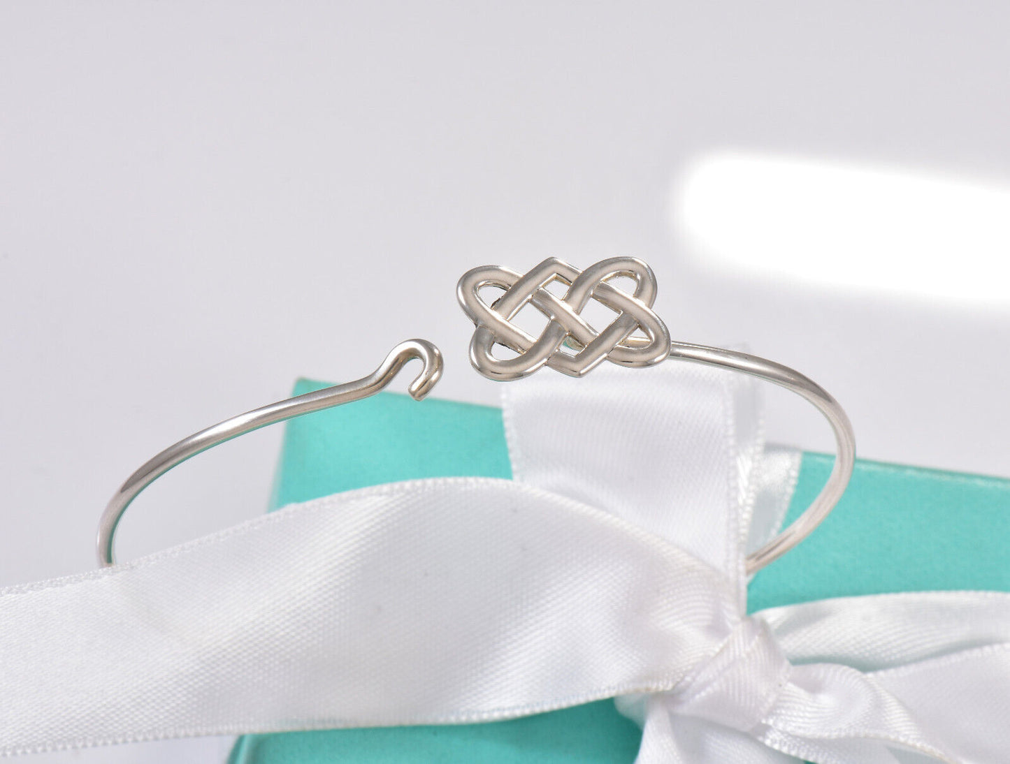 Tiffany & Co Silver Paloma Picasso Celtic Knot Hook 6.75" Bracelet Pouch Bangle