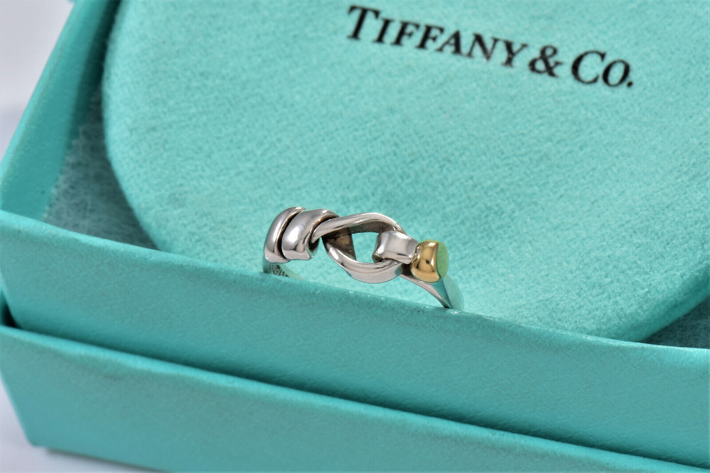 Vintage Tiffany & Co 18K Yellow Gold Silver Hook Eye Knot Ring Size 6 in Pouch