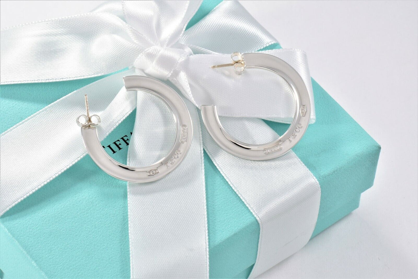 Tiffany & Co Sterling Silver 1837 Wide Flat Hoop Earrings & Pouch Rare Thin Love