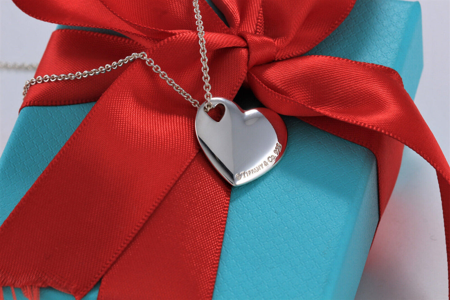 Tiffany & Co Silver Double Heart Cutout Pendant Necklace & Box Pouch Ribbon Puff