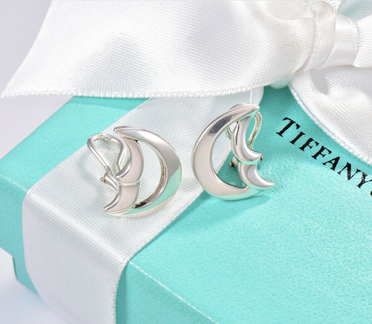 Tiffany & Co Silver Paloma Picasso Crescent Moon Clip On Earrings in Pouch Lunar