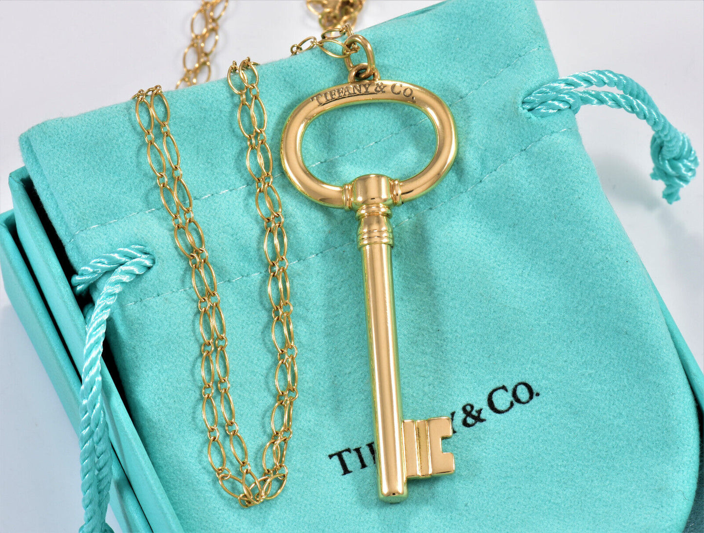 Tiffany & Co 18K Yellow Gold 2.5" Oval Key Pendant 24.25" Chain Link Necklace