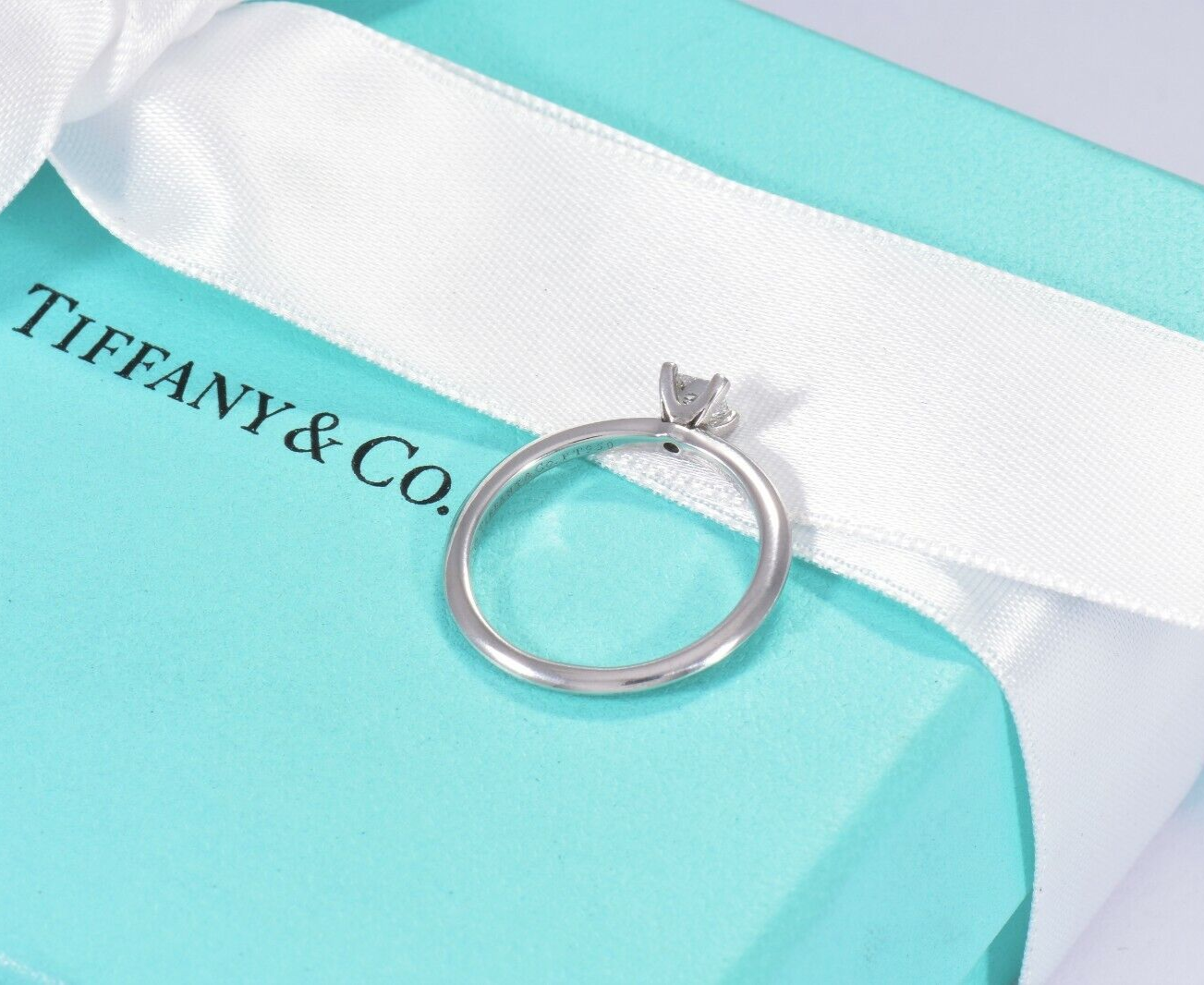 Tiffany & Co Platinum .23 ct Solitaire Diamond Knife Edge Band Ring Size 7 Boxed