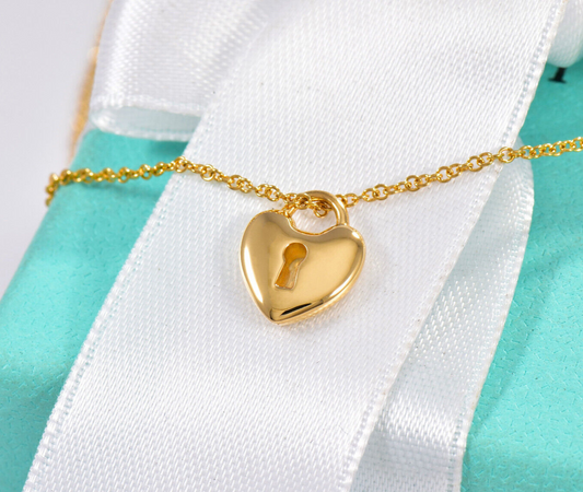 Tiffany & Co 18K Yellow Gold Heart Lock Keyhole Pendant 16" Necklace in Box Rare