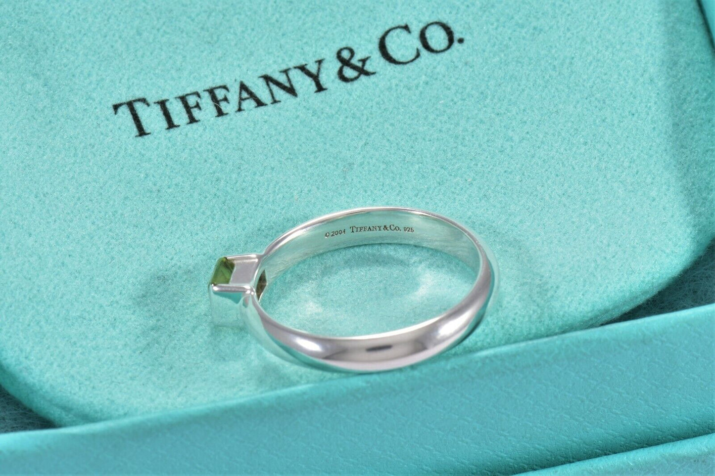 Boxed Tiffany & Co Silver Green Peridot Square Stack Band Ring Size 7.5 Rare