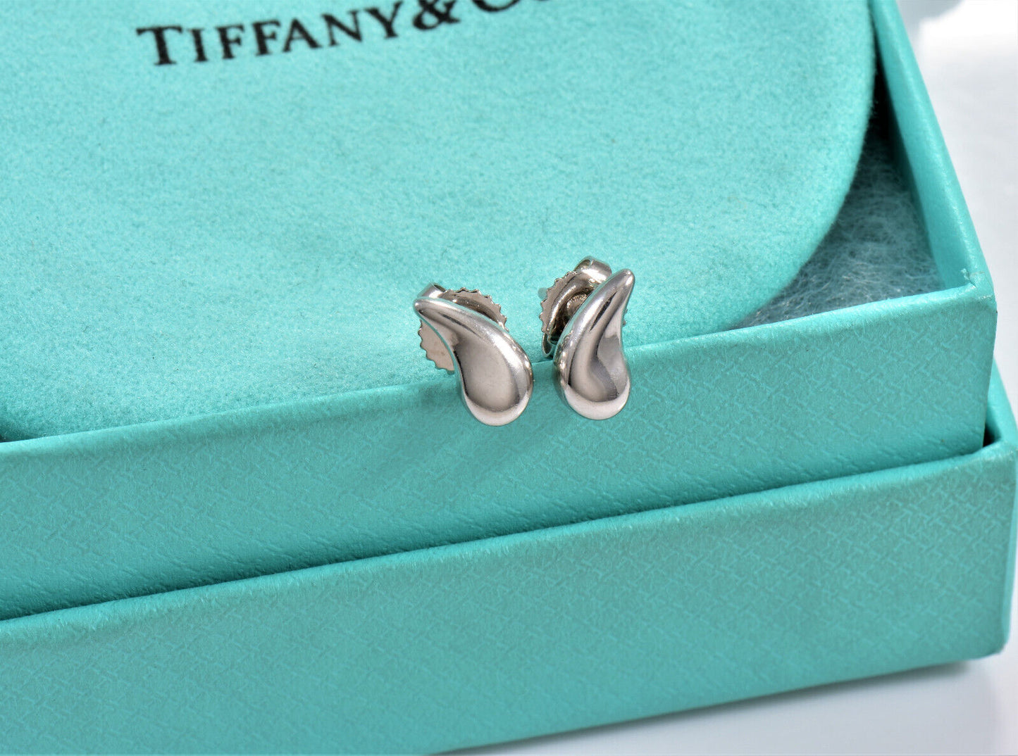 Tiffany & Co Platinum Elsa Peretti Teardrop Stud Earrings in Box Pouch Rare