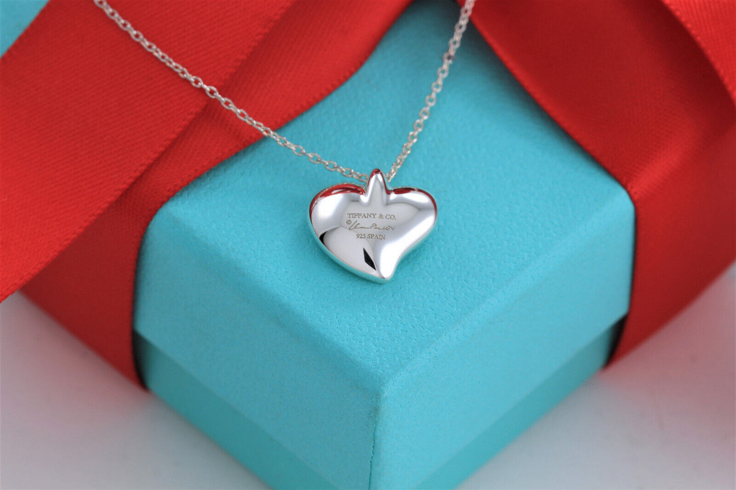 Tiffany & Co Sterling Silver Elsa Peretti Carved Heart Pendant Necklace in Box