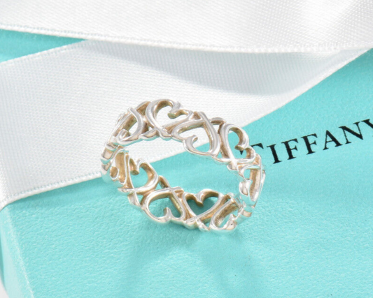 Tiffany & Co Silver Paloma Picasso Wide Loving Heart Link Ring Size 6 in Pouch