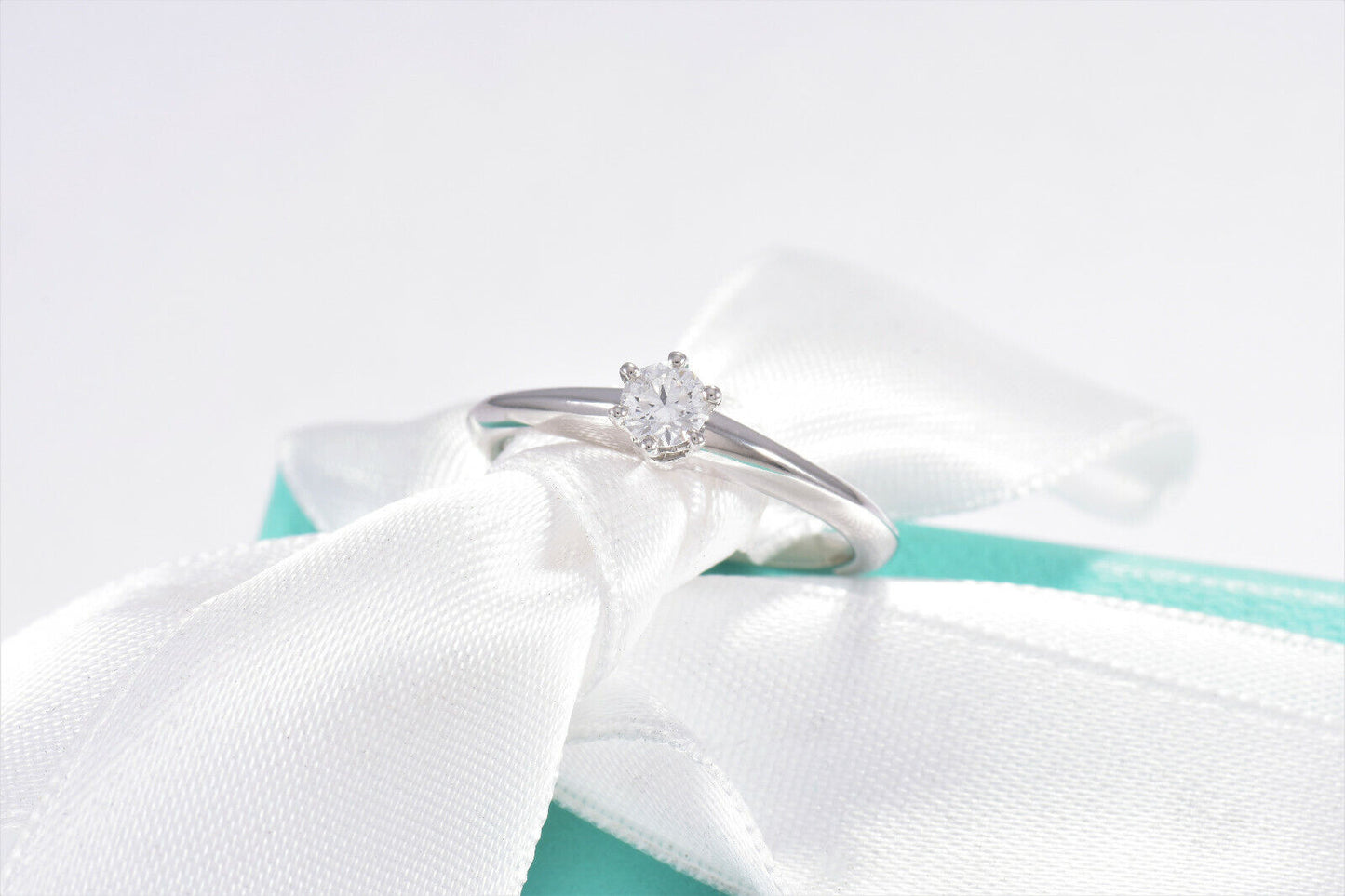 Tiffany & Co Platinum .21 ct Round Solitaire Diamond Ring Size 5.5 in Box Pouch