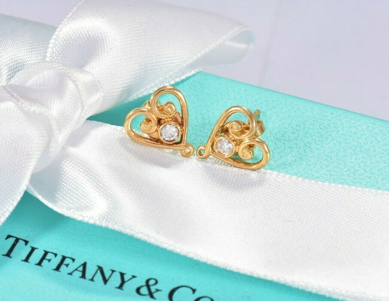 Tiffany & Co Diamond 18K Yellow Gold Picasso Venezia Goldoni Heart Earrings Box