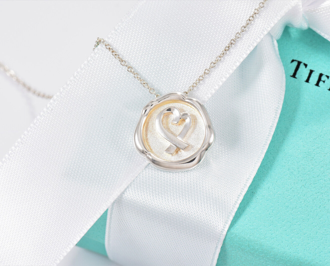 Tiffany & Co Paloma Picasso Round Loving Heart Circle Necklace 16.75" & Pouch