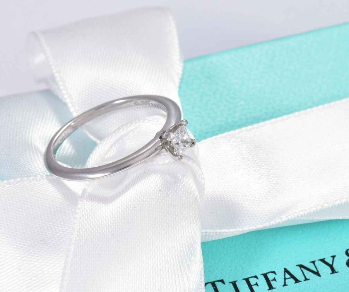 Tiffany & Co Platinum .23 ct Solitaire Diamond Knife Edge Band Ring Size 7 Boxed