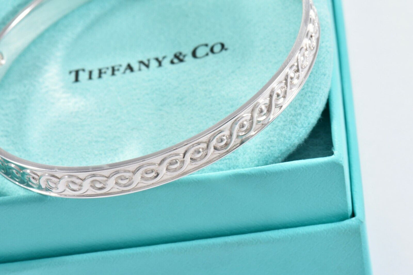 Tiffany & Co Silver Infinity Makers Limited Edition Bangle Bracelet Size Large