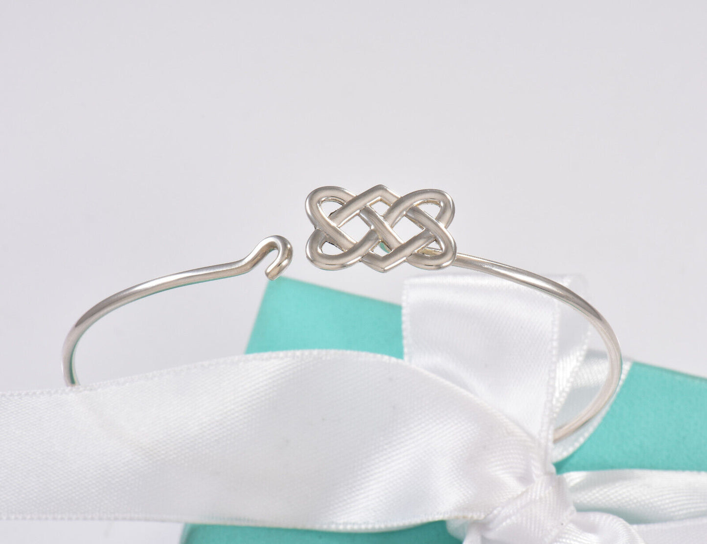 Tiffany & Co Silver Paloma Picasso Celtic Knot Hook 6.75" Bracelet Pouch Bangle