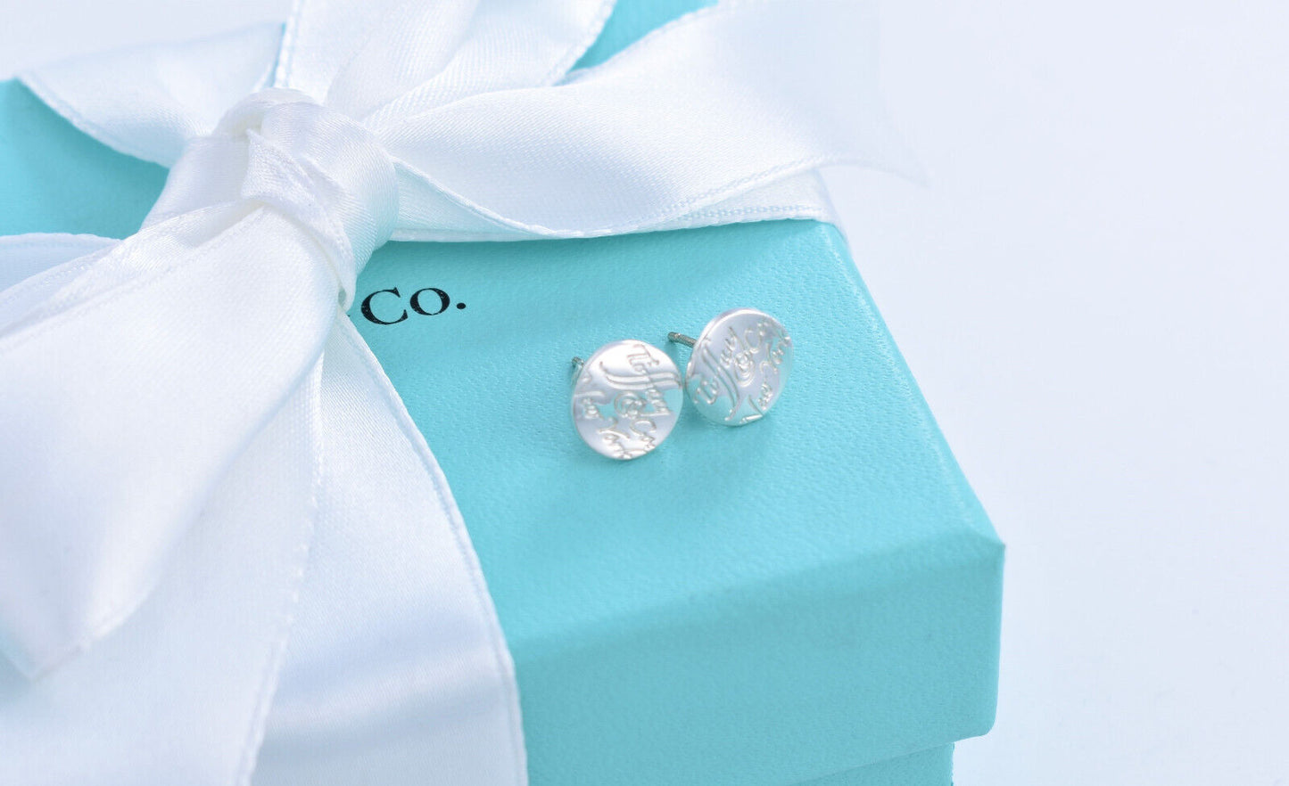 Tiffany & Co Silver Notes Round Wavy Circle Stud Earrings in Pouch Rare Lovely