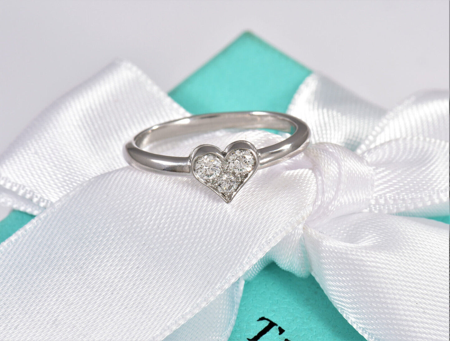 Tiffany & Co Platinum 3 Diamond .17ct Heart Ring Size 6 in Box Pouch Rare Lovely