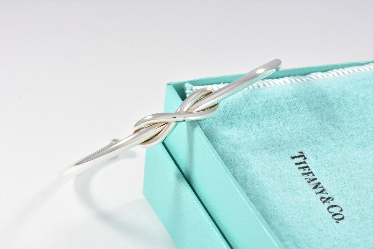 Tiffany & Co Sterling Silver Infinity Knot 6.75" Large Cuff Bracelet & Box Pouch