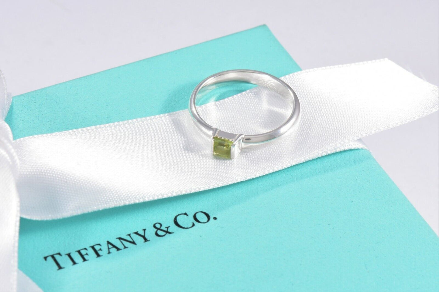 Boxed Tiffany & Co Silver Green Peridot Square Stack Band Ring Size 7.5 Rare