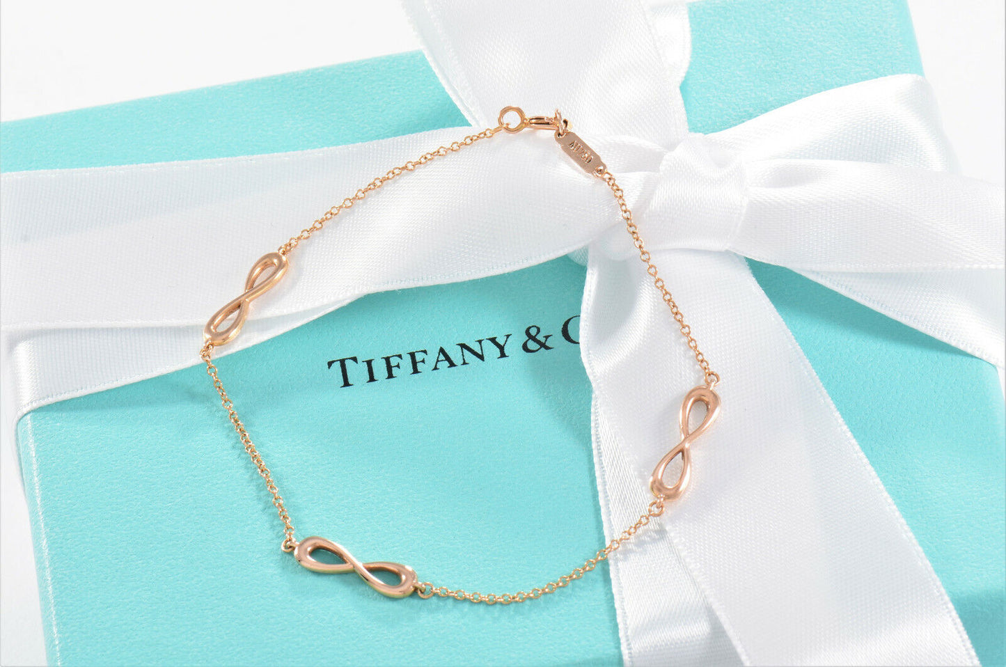 Tiffany & Co 18K Rose Gold Infinity Endless Chain Charm 6.5” Bracelet Rare & Box