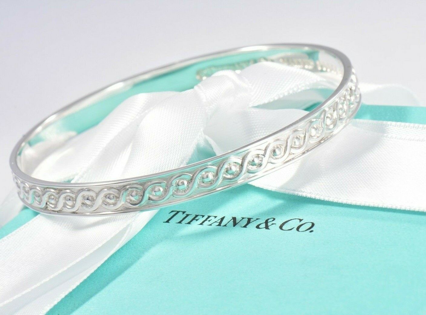 Tiffany & Co Silver Infinity Makers Limited Edition Bangle Bracelet Size Large