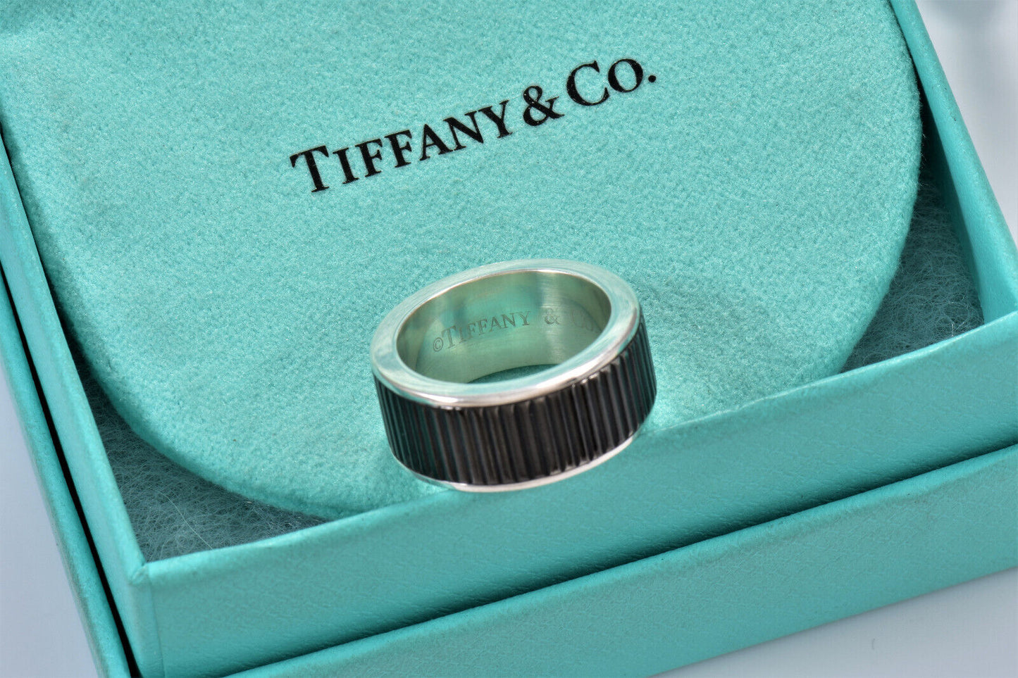 Tiffany & Co Silver Titanium Wide Coin Edge Caliper Band Size 5.5 Ring in Pouch