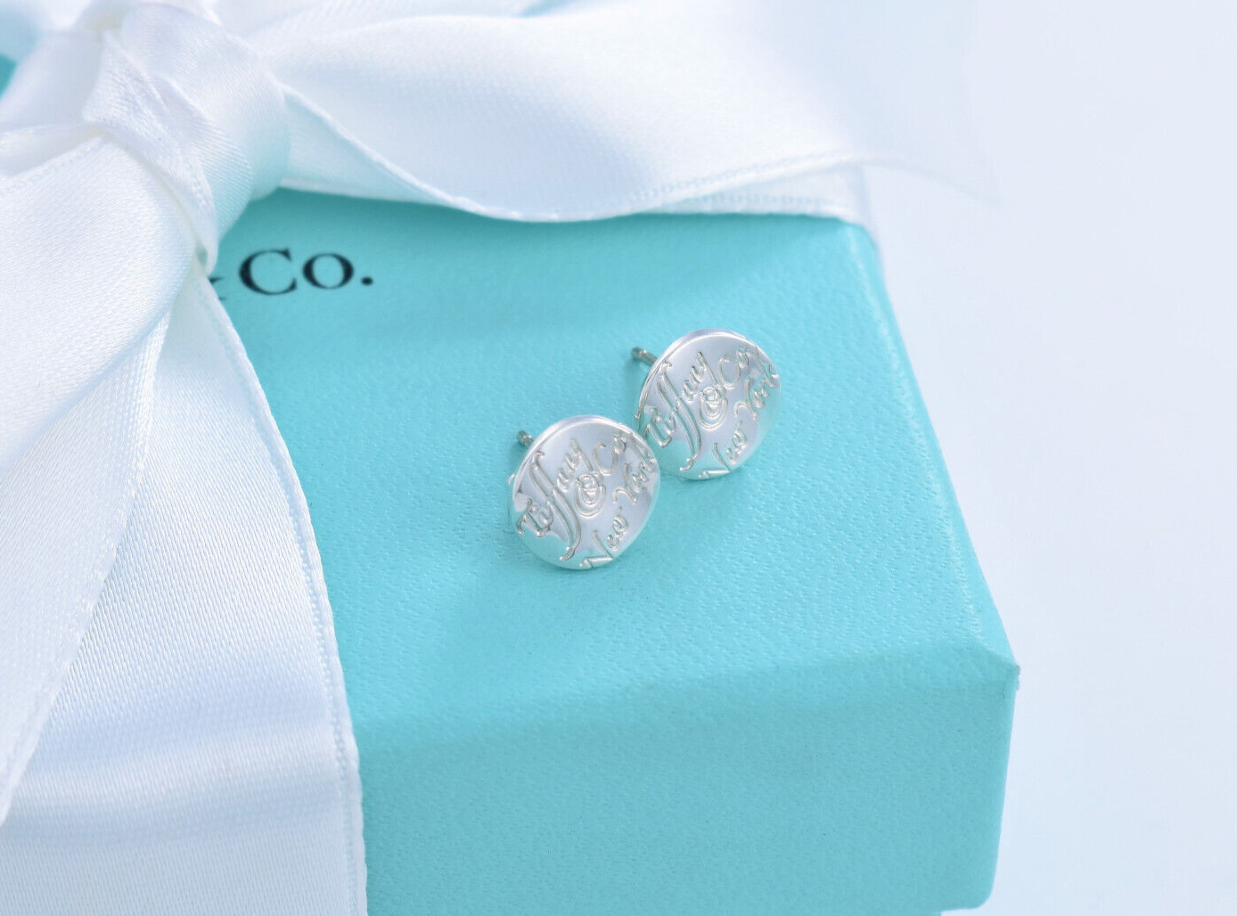 Tiffany & Co Silver Notes Round Wavy Circle Stud Earrings in Pouch Rare Lovely