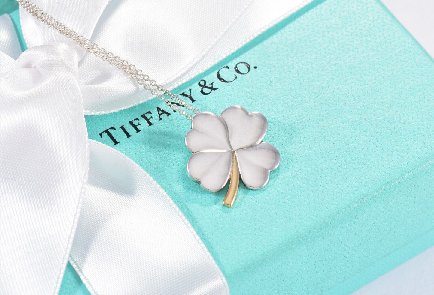 Tiffany & Co 18k Gold Silver Four Leaf Clover Pendant Necklace & Pouch Rare Luck