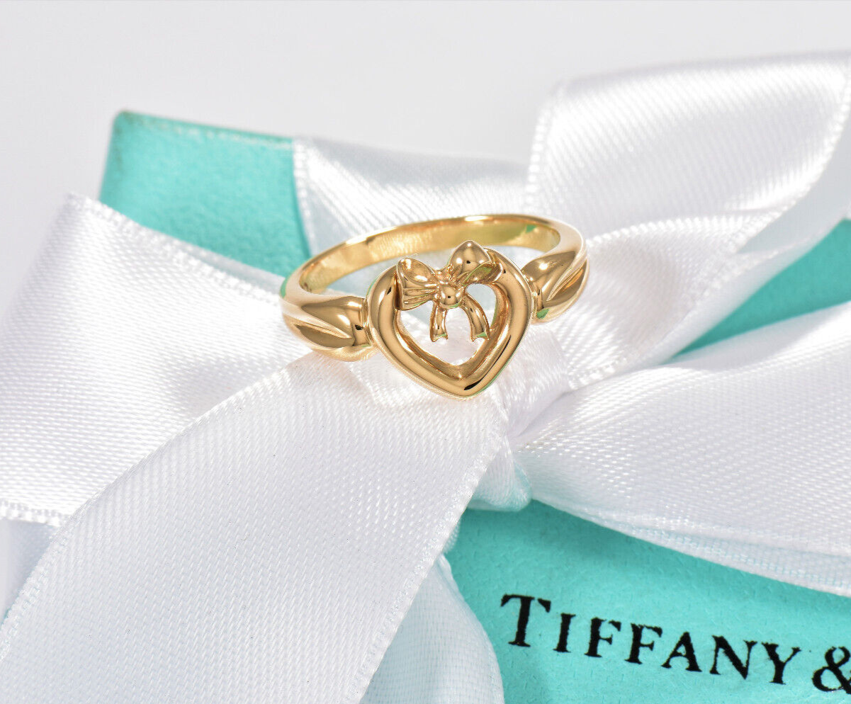 Vintage Tiffany & Co 18K Yellow Gold Heart Bow Ribbon Love Ring Size 7 Rare Band