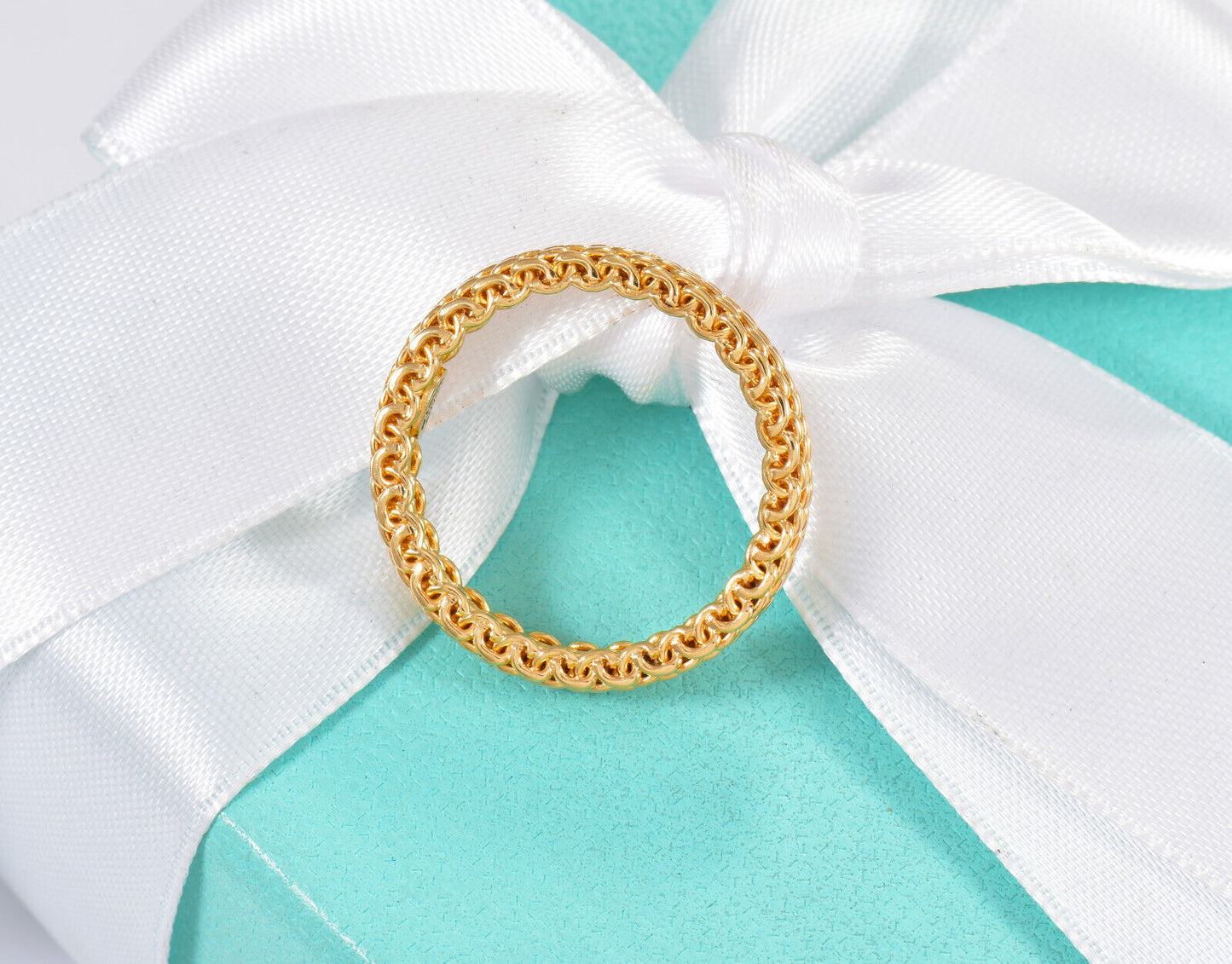 Tiffany & Co Somerset 18K Yellow Gold 4mm Narrow Mesh Ring Size 9 in Box Pouch