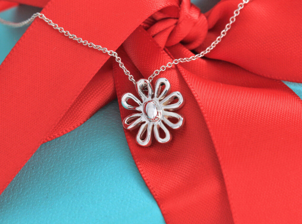 Tiffany & Co Silver Paloma Picasso Daisy Flower Pendant Necklace in Pouch Rare