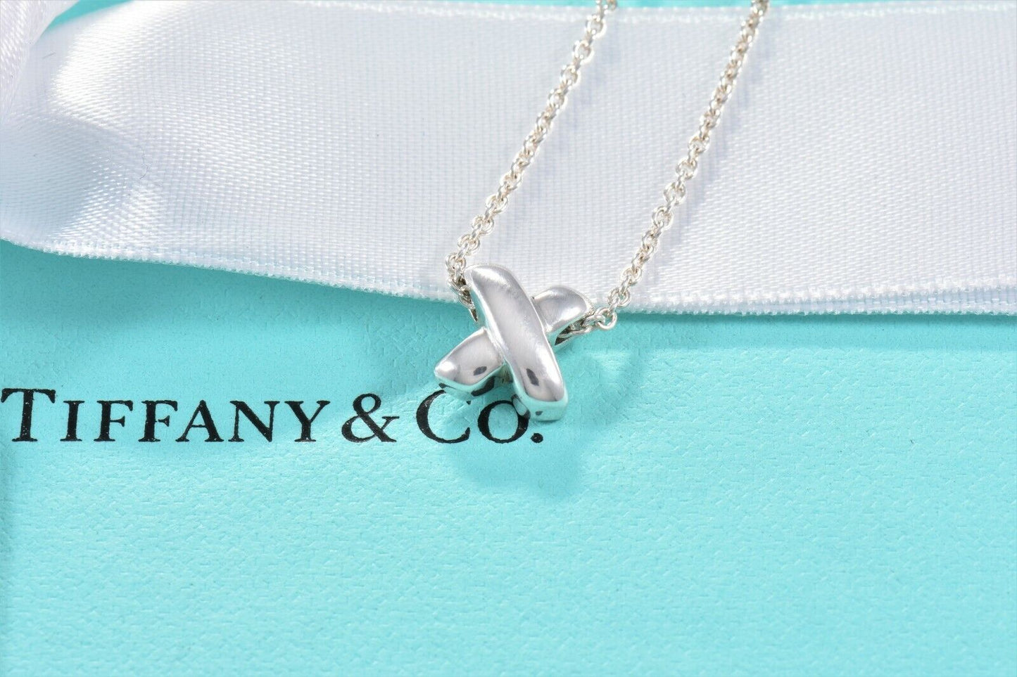 Tiffany & Co Silver Signature X Mini Criss Cross Pendant Necklace in Pouch Rare