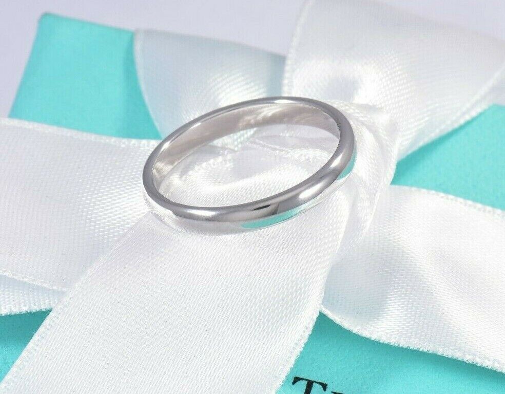 Tiffany & Co Platinum Classic Wedding Band 3mm Ring Size 8 & Box Pouch Lovely