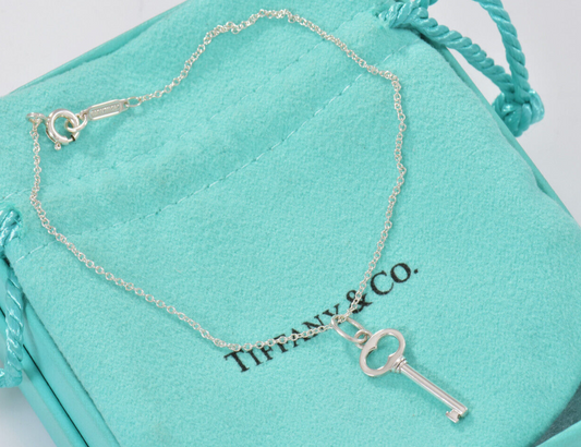 Tiffany & Co Sterling Silver Oval Key Charm 7.5" Chain Bracelet in Pouch Dangle