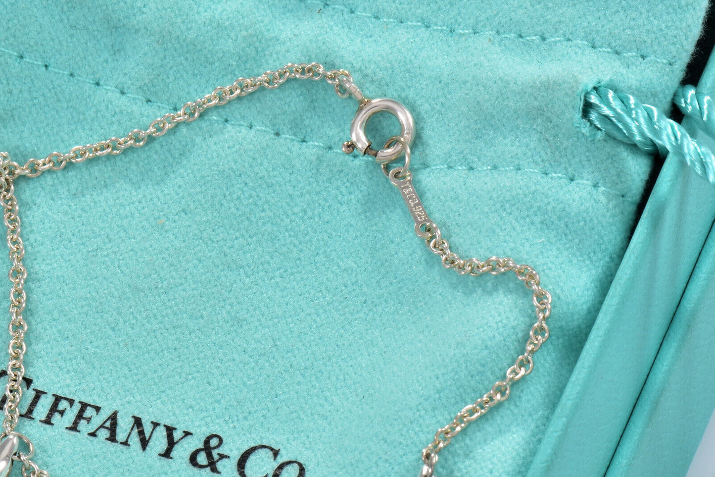 Tiffany & Co Silver Elsa Peretti Three Teardrop Charm 7.25" Bracelet and Pouch 3