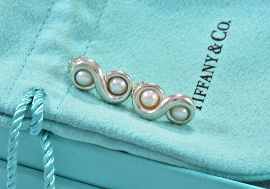 Vintage Tiffany & Co Silver Pearl Infinity Endless Earrings in Pouch Rare Stud