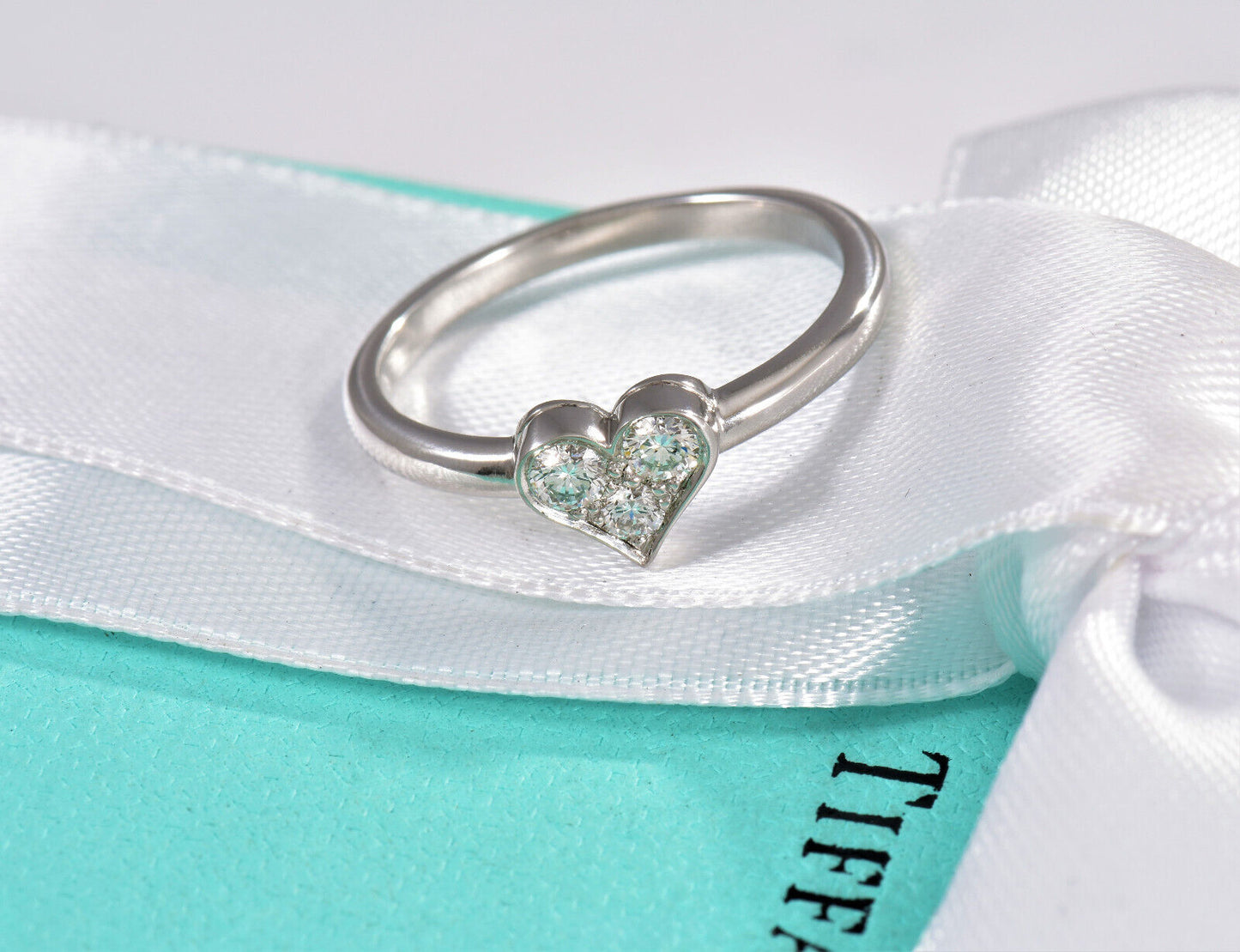 Tiffany & Co Platinum 3 Diamond .17ct Heart Ring Size 6 in Box Pouch Rare Lovely