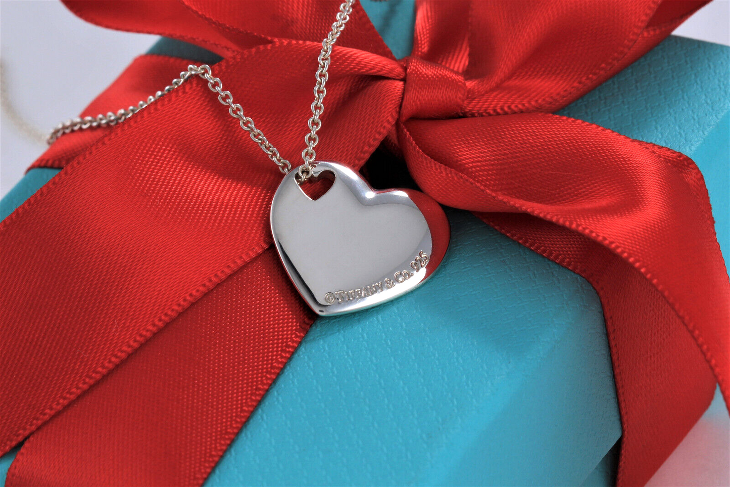 Tiffany & Co Silver Double Heart Cutout Pendant Necklace & Box Pouch Ribbon Puff