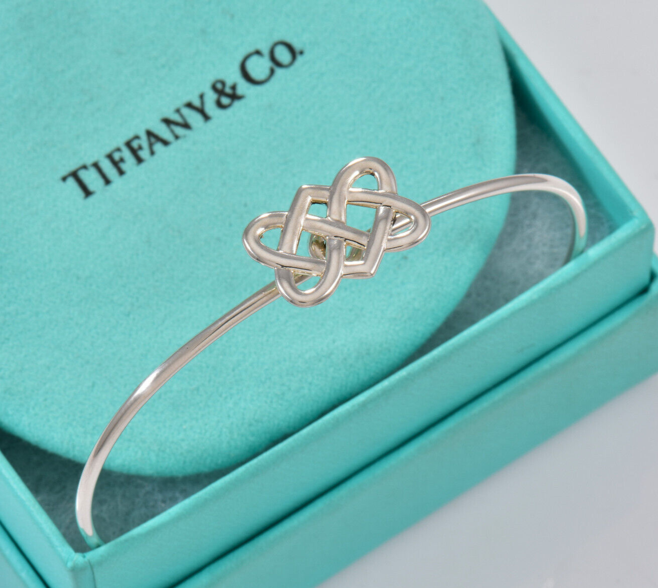 Tiffany & Co Silver Paloma Picasso Celtic Knot Hook 6.75" Bracelet Pouch Bangle