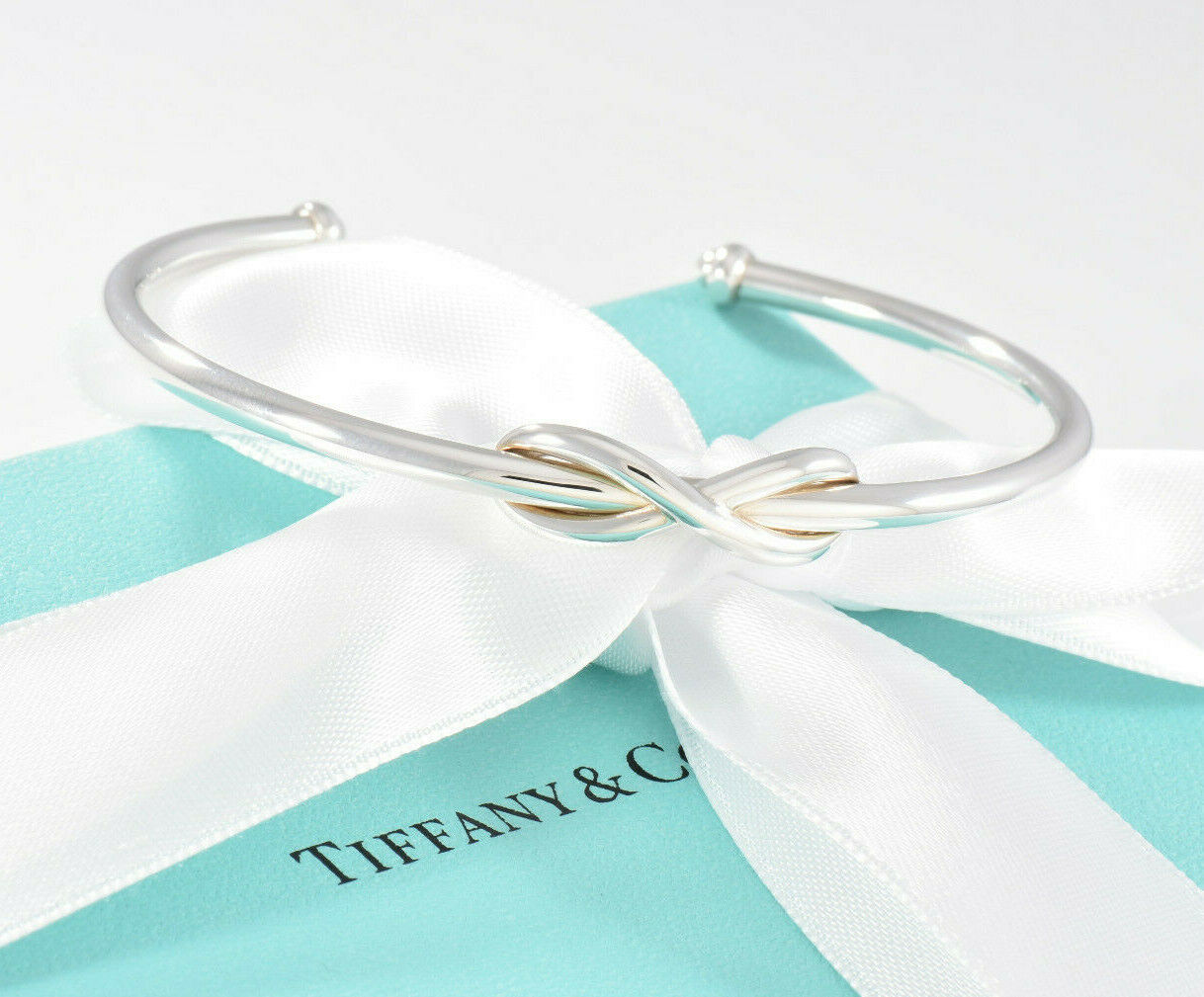 Tiffany & Co Sterling Silver Infinity Knot 6.75" Large Cuff Bracelet & Box Pouch