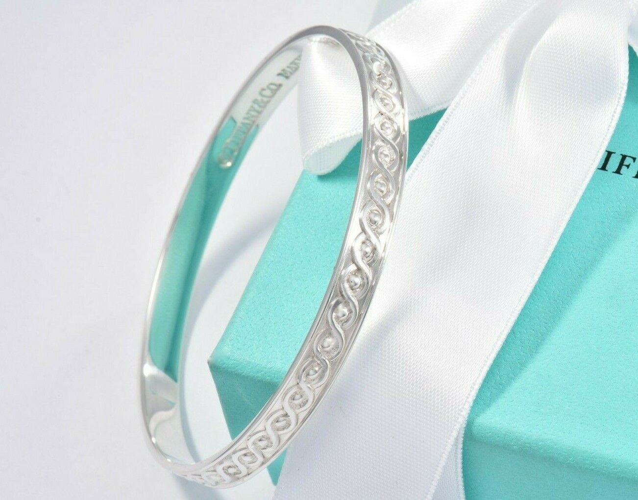 Tiffany & Co Silver Infinity Makers Limited Edition Bangle Bracelet Size Large