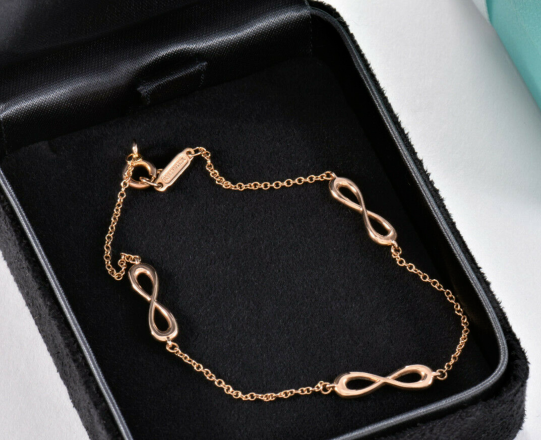 Tiffany & Co 18K Rose Gold Infinity Endless Chain Charm 6.5” Bracelet Rare & Box