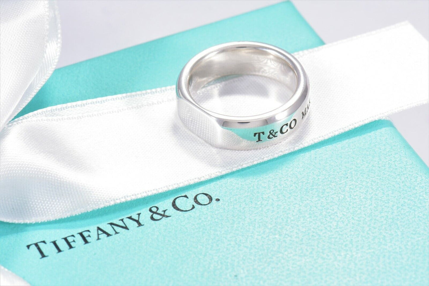 Tiffany & Co Sterling Silver Makers Medium Slice Ring Size 8 in Pouch Wide Mens