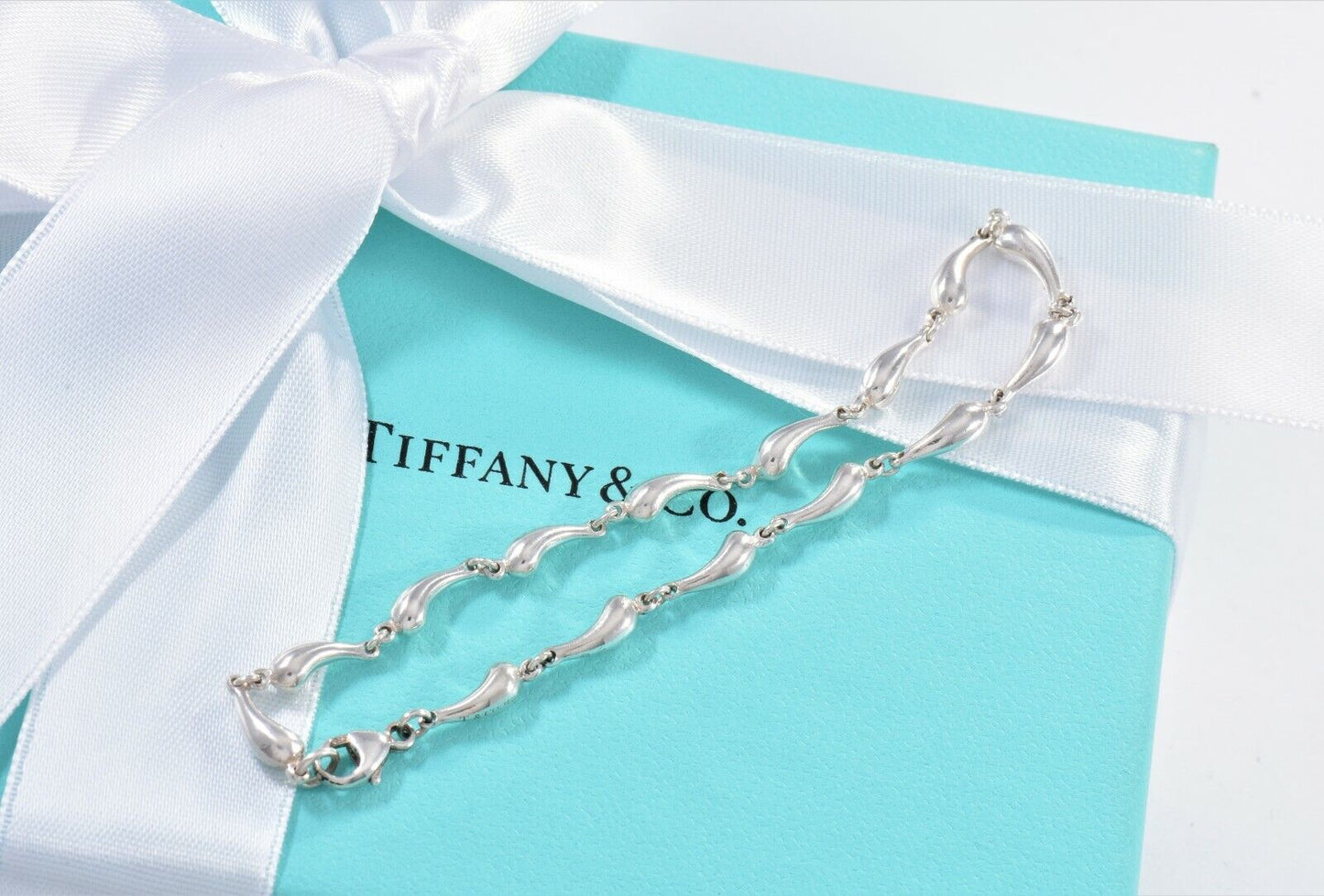 Tiffany & Co Sterling Silver Elsa Peretti Teardrop Link 7.5" Bracelet and Pouch